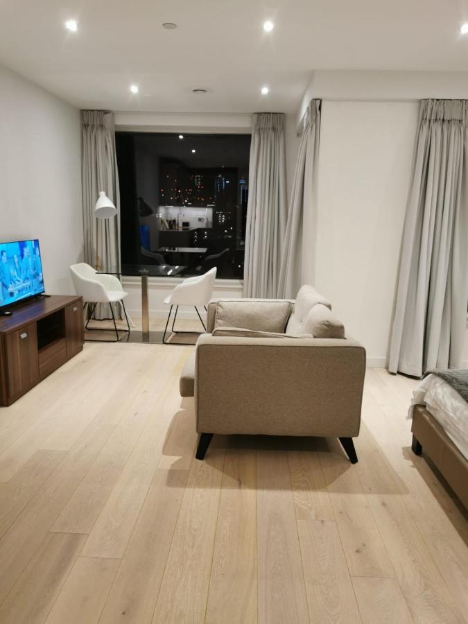 Ferienwohnung Comfy 1 Bed Studio 1 Minute From Train Station London Exterior foto